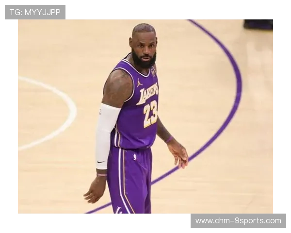 詹姆斯连续三场高光，戴维斯状态火热！，詹姆斯是戴维斯的偶像